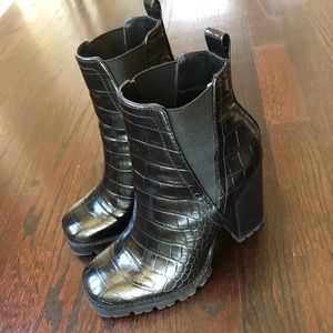 Steve Madden Lug bottom booties